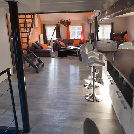 Lägenhet Isabelle's Charming Roof! *